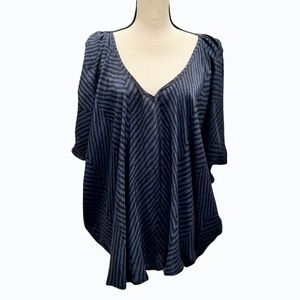 CHELSEA FLOWER BLACK & NAVY CHEVRON SILK FLOWY BOHO TOP